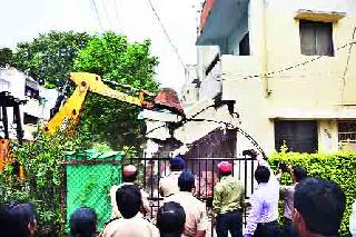 Encroachment deleted | अतिक्रमण हटविले Encroachment deleted | अतिक्रमण हटविले