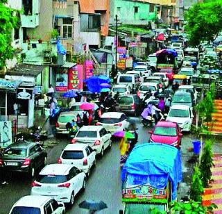 Traffic headaches are frustrating headaches | वाहतूक कोंडी ठरतेय डोकेदुखी