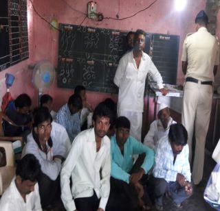 Police raid on gambling stand in Satpur area | सातपूर परिसरातील जुगार अड्डयावर पोलिसांचा छापा Police raid on gambling stand in Satpur area | सातपूर परिसरातील जुगार अड्डयावर पोलिसांचा छापा