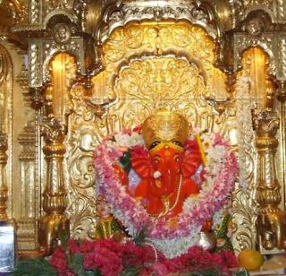 SiddhiVinayakacharan Shares Now | सिद्धिविनायकाचरणी आता शेअर्स