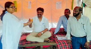 The administration tilted towards corporator's fasting in Chandurrelel | चांदूररेल्वेत नगरसेवकाच्या उपोषणापुढे प्रशासन झुकले