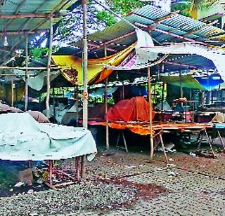 Due to shutdown in the Moti Mandi, | बंदमुळे मोशी मंडईमध्ये शुकशुकाट Due to shutdown in the Moti Mandi, | बंदमुळे मोशी मंडईमध्ये शुकशुकाट