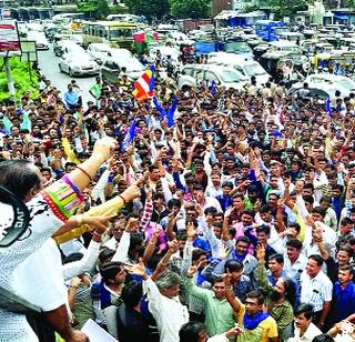 Composite response to Gujarat bandh | गुजरात बंदला संमिश्र प्रतिसाद Composite response to Gujarat bandh | गुजरात बंदला संमिश्र प्रतिसाद