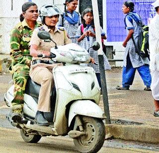 The girls' courage has increased due to 'Damini' | ‘दामिनीं’मुळे वाढलेय मुलींचे धाडस The girls' courage has increased due to 'Damini' | ‘दामिनीं’मुळे वाढलेय मुलींचे धाडस