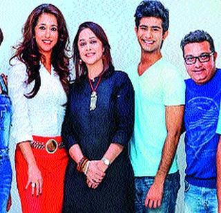 Visit the 'Lokmat' office of 'Team' and 'Take Aata' team | ‘& जरा हटके’ टीमची ‘लोकमत’ आॅफिसला भेट