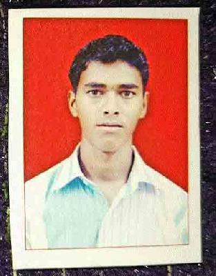 The death of his son falls under the train | रेल्वेखाली सापडुन इसमाचा मृत्यू