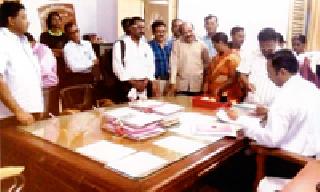 Arrest Dabholkar's killers | दाभोळकरांच्या मारेकऱ्यांना अटक करा Arrest Dabholkar's killers | दाभोळकरांच्या मारेकऱ्यांना अटक करा