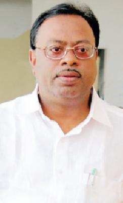 Stay in the Guardian's Village for two days | पालकमंत्र्यांचा गावात दोन दिवस मुक्काम Stay in the Guardian's Village for two days | पालकमंत्र्यांचा गावात दोन दिवस मुक्काम