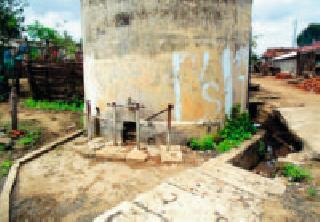 Describe the water of the Dark Horse | गडअहेरीवासीयांची पाण्यासाठी वणवण Describe the water of the Dark Horse | गडअहेरीवासीयांची पाण्यासाठी वणवण