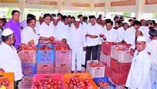 Main market premises: The best response for farmers on the very first day | मुख्य बाजार आवार : पहिल्याच दिवशी शेतकऱ्यांचा उत्तम प्रतिसाद