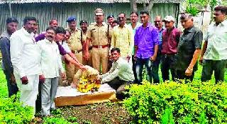 'Hero' Employee Employees Filled! | ‘हिरो’च्या सेवानिवृत्तीने कर्मचारी भारावले !