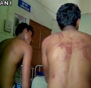 Beed - overtakes as the Dalit youths beat up | बीड - ओव्हरटेक केलं म्हणून दलित तरुणांना मारहाण Beed - overtakes as the Dalit youths beat up | बीड - ओव्हरटेक केलं म्हणून दलित तरुणांना मारहाण