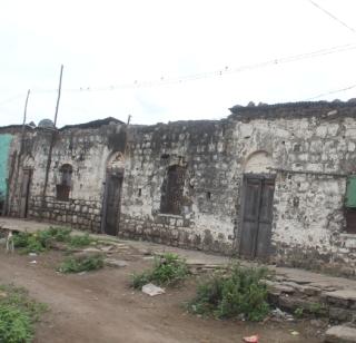 Leprosy colony ever smart? | कुष्ठरोग वसाहत होणार कधी स्मार्ट?