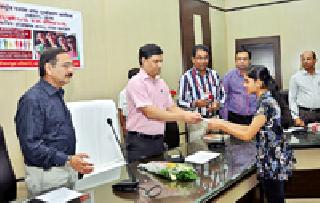 Young people should participate in the voter registration | तरुणांनी मतदार नोंदणीत सहभाग घ्यावा Young people should participate in the voter registration | तरुणांनी मतदार नोंदणीत सहभाग घ्यावा