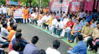 Attention to the implementation of cow protection ban | गोवंशहत्या बंदी कायद्याच्या अंमलबजावणीकडे वेधले लक्ष