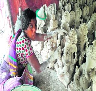 The dependence of the mother of the mother! | निराधार महिलेला गणेशाचा आधार! The dependence of the mother of the mother! | निराधार महिलेला गणेशाचा आधार!