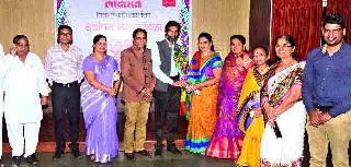 Showers on 'Lokmat' | ‘लोकमत’वर स्नेहशुभेच्छांचा वर्षाव