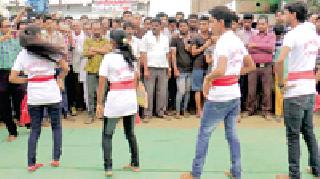 Public awareness through the art pundak for a different Vidarbha | वेगळ्या विदर्भासाठी कलापथकाद्वारे जनजागृती