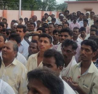 Gondal in the context of 'Express Way' | 'एक्सप्रेस वे' संदर्भातच्या सभेत गोंंधळ Gondal in the context of 'Express Way' | 'एक्सप्रेस वे' संदर्भातच्या सभेत गोंंधळ