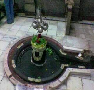 Devotees can now be taken for touching Vaidyanatha | भक्तांना घेता येईल आता वैद्यनाथाचे स्पर्श दर्शन Devotees can now be taken for touching Vaidyanatha | भक्तांना घेता येईल आता वैद्यनाथाचे स्पर्श दर्शन