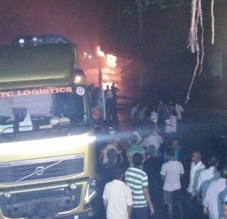 Two hundred workers escaped safely from the fire in Kanjurmarg | कांजूरमार्गमधील आगीतून सुदैवानं बचावले दोनशे कर्मचारी