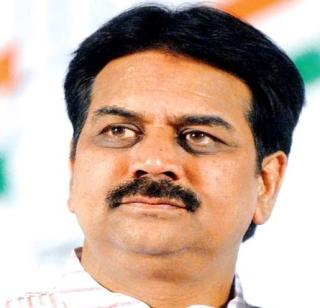 There is no threat to the people's representatives: Patil | लोकप्रतिनिधींमध्ये धमक नाही : पाटील