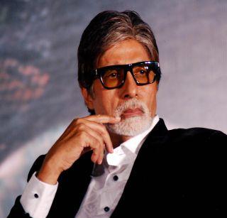 Amitabh Bachchan's security threat, attempt to penetrate a fan's house | अमिताभ बच्चन यांची सुरक्षा धोक्यात, चाहत्याचा घरात घुसण्याचा प्रयत्न Amitabh Bachchan's security threat, attempt to penetrate a fan's house | अमिताभ बच्चन यांची सुरक्षा धोक्यात, चाहत्याचा घरात घुसण्याचा प्रयत्न