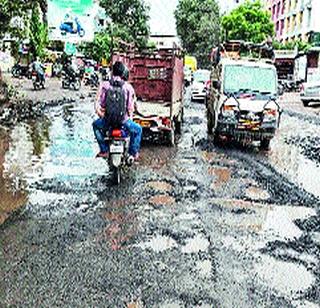 Fear of blackmailing through the rickshaw | रिक्षातून फिरताना कपाळमोक्षाचीच भीती Fear of blackmailing through the rickshaw | रिक्षातून फिरताना कपाळमोक्षाचीच भीती