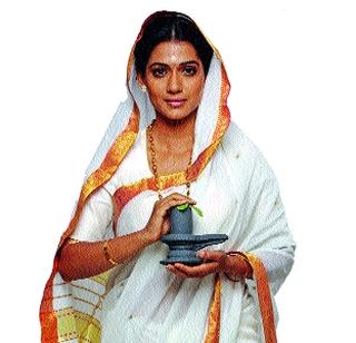 'Ahilyabai Holkar' to be set up in Urmila | ऊर्मिला साकारणार ‘अहिल्याबाई होळकर’ 'Ahilyabai Holkar' to be set up in Urmila | ऊर्मिला साकारणार ‘अहिल्याबाई होळकर’