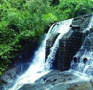 Tourists ban on Amboli dam in Murud taluka | मुरुड तालुक्यातील आंबोली धरणावर पर्यटकांना बंदी