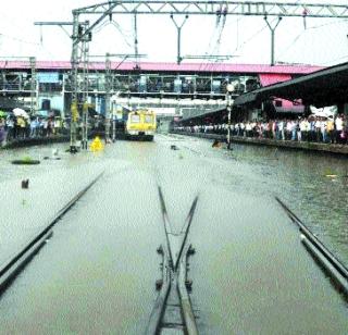 Rains bursting with rain | पावसाची तुफान फटकेबाजी