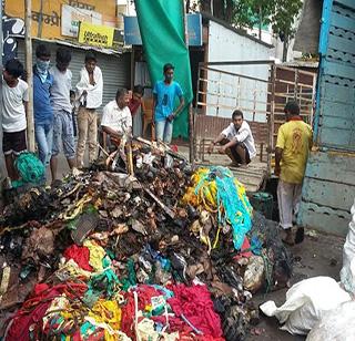 Fire at Pandharpur Transport Office; Loss of millions of rupees | पंढरपूरात ट्रान्सपोर्ट कार्यालयाला आग; लाखो रुपयांचे नुकसान Fire at Pandharpur Transport Office; Loss of millions of rupees | पंढरपूरात ट्रान्सपोर्ट कार्यालयाला आग; लाखो रुपयांचे नुकसान