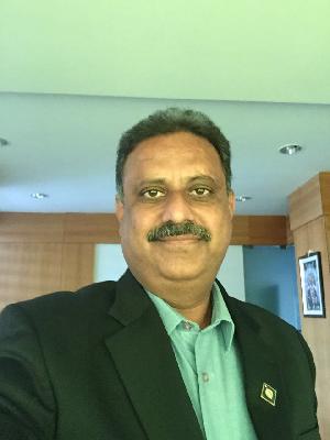 The Crasades of expensive trains in Maharashtra | द. महाराष्ट्रात महागड्या गाड्यांची क्रेझ