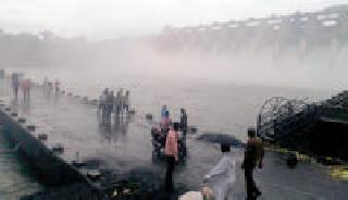 Sinhora Fula; 18 alert alert to the villages | सिंभोरा फुल्ल; १८ गावांना सतर्कतेचा इशारा