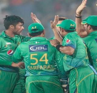 Hafiz, Aslam, Superb half-century | हाफीझ, असलम यांचे शानदार अर्धशतक