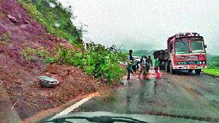 The next day in Peth, Santhadhar | पेठमध्ये दुसऱ्या दिवशीही संततधार