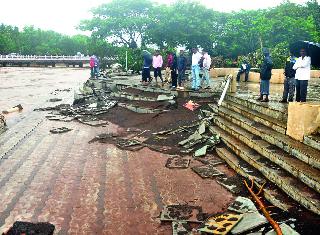 Mahapure comes, there are 'Godpark' breeds! | महापुरे येती, तेथे ‘गोदापार्क’ वाहूनी जाती! Mahapure comes, there are 'Godpark' breeds! | महापुरे येती, तेथे ‘गोदापार्क’ वाहूनी जाती!