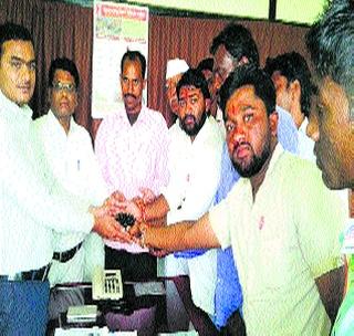 Kamchukar Employees, Play Now 'Gaga'! | कामचुकार कर्मचा-यांनो, आता खेळा ‘गोट्या’! Kamchukar Employees, Play Now 'Gaga'! | कामचुकार कर्मचा-यांनो, आता खेळा ‘गोट्या’!