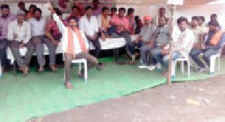 Four attendants at the hospital | चार उपोषणकर्ते रुग्णालयात