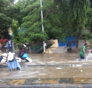 Most of the rain hit the 'these' places in Mumbai | मुंबईतल्या 'या' ठिकाणांना बसला पावसाचा सर्वाधिक फटका