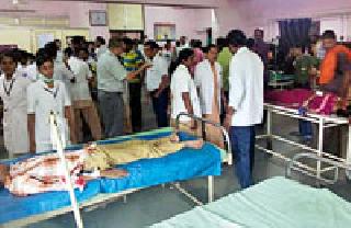 Cargo mint stricken and injured 27 | मालवाहू मिनीट्रक उलटून २७ जखमी Cargo mint stricken and injured 27 | मालवाहू मिनीट्रक उलटून २७ जखमी