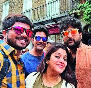 Look at what you are doing, obeying ... a shoot in London | बघतोस काय, मुजरा कर... झाला लंडनमध्ये शूट Look at what you are doing, obeying ... a shoot in London | बघतोस काय, मुजरा कर... झाला लंडनमध्ये शूट