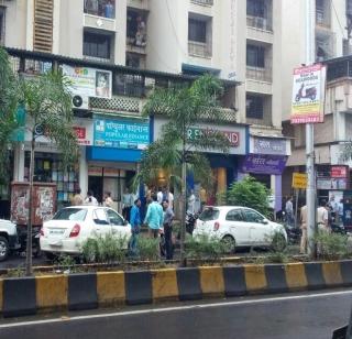 Bhaddisha robbery in Navi Mumbai, robbed 20-22 kg of gold | नवी मुंबईत भरदिवसा दरोडा, २०-२२ किलो सोने लुटले Bhaddisha robbery in Navi Mumbai, robbed 20-22 kg of gold | नवी मुंबईत भरदिवसा दरोडा, २०-२२ किलो सोने लुटले