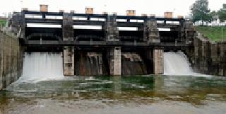 The roller opens the open doors | रोलरचालक उघडतो शहानूरची दारे