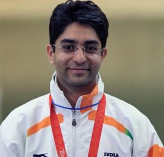 VIDEO: The shooter Abhinav Bindra's medal was shortened | VIDEO : नेमबाज अभिनव बिंद्राचं पदक थोडक्यात हुकलं VIDEO: The shooter Abhinav Bindra's medal was shortened | VIDEO : नेमबाज अभिनव बिंद्राचं पदक थोडक्यात हुकलं