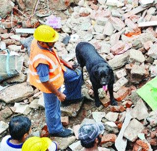 His time had come and also the time! | ...त्यांचा काळही आला होता आणि वेळही!