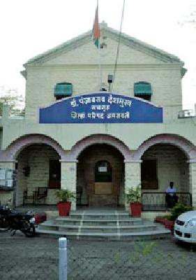 Debt Distribution Confusion | निधी वाटपात दुजाभाव