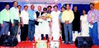 Sunandam Smart Singer, a Blind God of the Nandura | नांदुराचा नेत्रहीन भगवान ठरला सूरसंगम स्मार्ट सिंगर