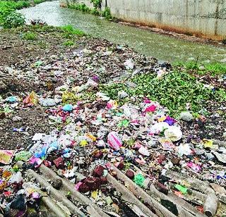 Increased slums due to lack of administration | प्रशासनाच्या दुर्लक्षामुळे वाढली झोपडपट्टी Increased slums due to lack of administration | प्रशासनाच्या दुर्लक्षामुळे वाढली झोपडपट्टी