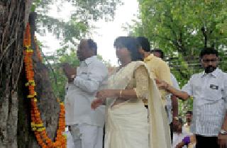 Embrace the thoughts of great great men | थोर महापुरुषांचे विचार आत्मसात करा